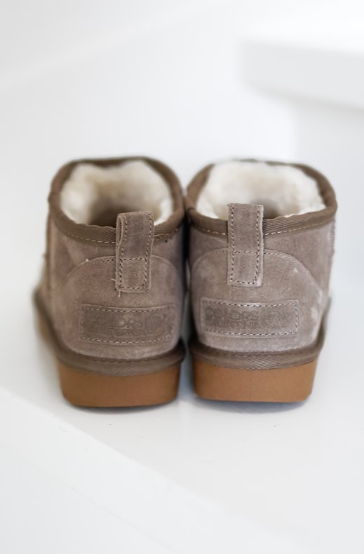  Colors of California - Short Winter Boot Suede Taupe HCYW078