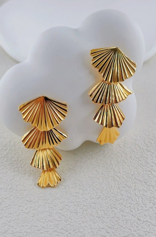 Mixed Brands - Earrings gold shells hanging LLB056