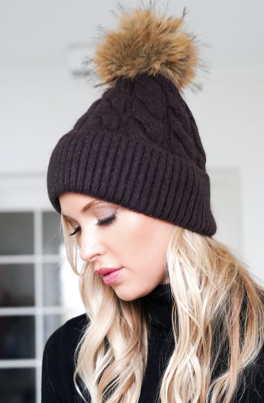 Mixed Brands - Beanie with pom pom 6180 - Brown
