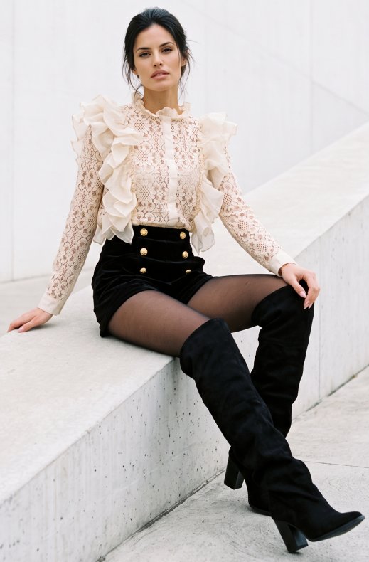 Mixed Brands - High Waist Velvet Shorts with Gold Button W46896 - Black