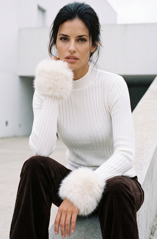 Mixed Brands - Faux Fur Wrist Warmers MZ04 - White