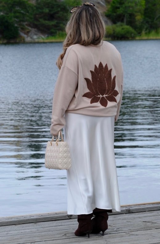 Niiinis x Blond Hour - Lotus Sweater - Beige