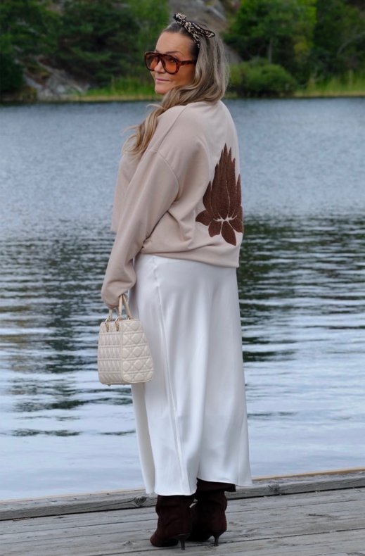 Niiinis x Blond Hour - Lotus Sweater - Beige