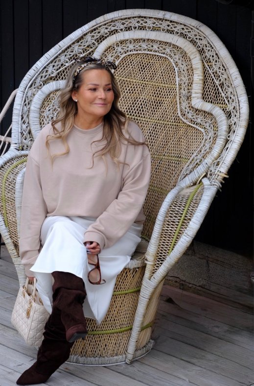 Niiinis x Blond Hour - Lotus Sweater - Beige