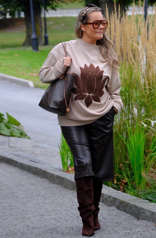 Niiinis x Blond Hour - Lotus Sweater - Beige