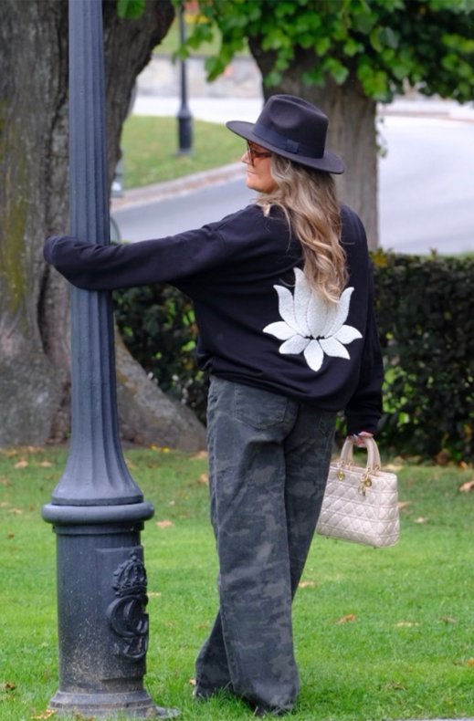 Niiinis x Blond Hour - Lotus Sweater - Black