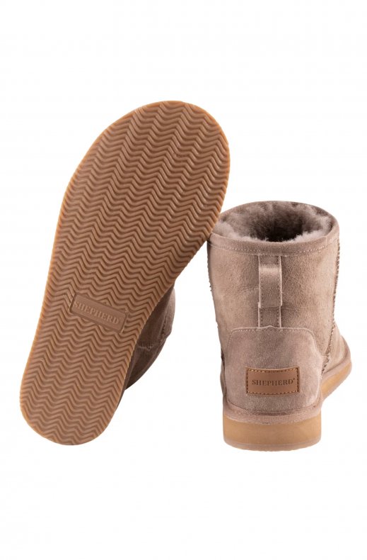 Shepherd of Sweden - Laura Ankelhöga Fårskinnsboots Stone