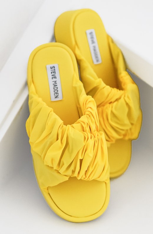 Steve Madden - Bellshore Sandals Yellow