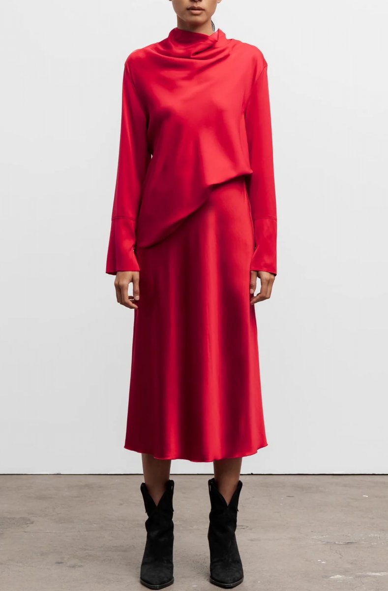 Ahlvar Gallery Ayumi Blouse Red DAM Plainvanilla se ahlvar-gallery-ayumi-blouse-red-dam-plainvanilla-se