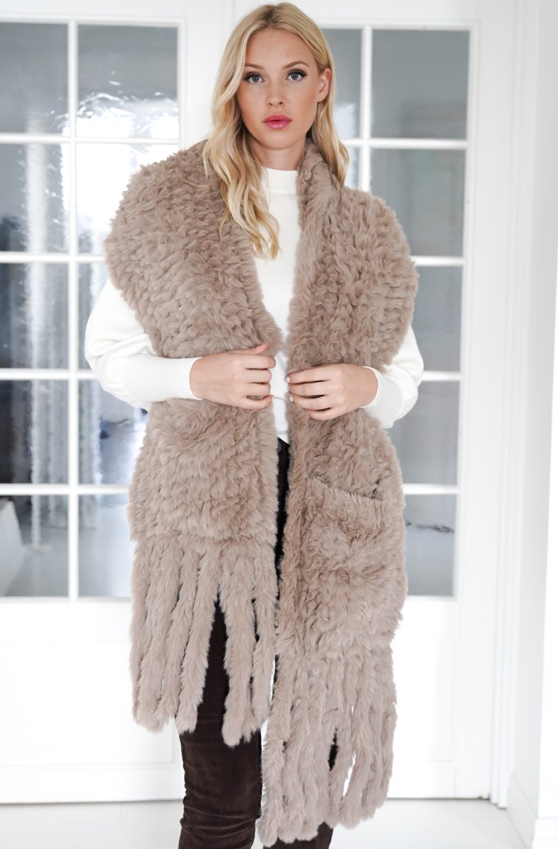 DDRIC Faux Fur Scarf With Hidden Zipper Pocket – Cozy Cross-Shaped