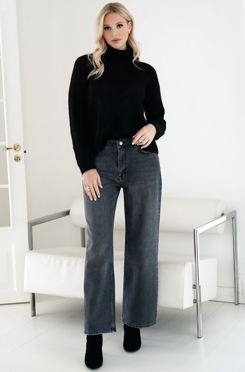 The Modern Essential Knit - Black